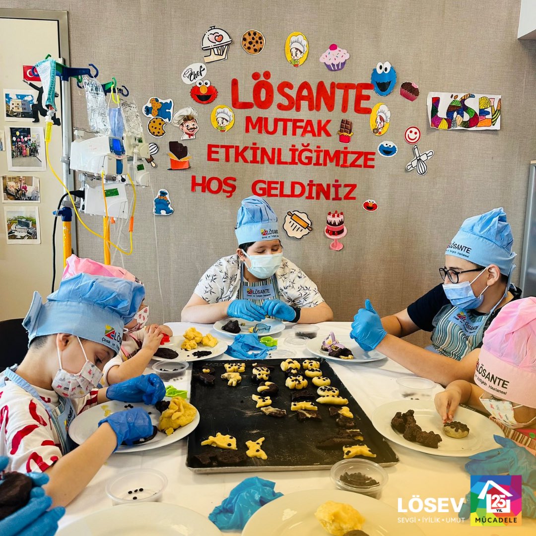losev1998's tweet photo. Lösanteli kahramanlarımız sağlıkla tüketebilecekleri malzemelerle birbirinden lezzetli kurabiyeler yaparak hünerlerini sergiledi😋 https://t.co/Qd1hLImf1e