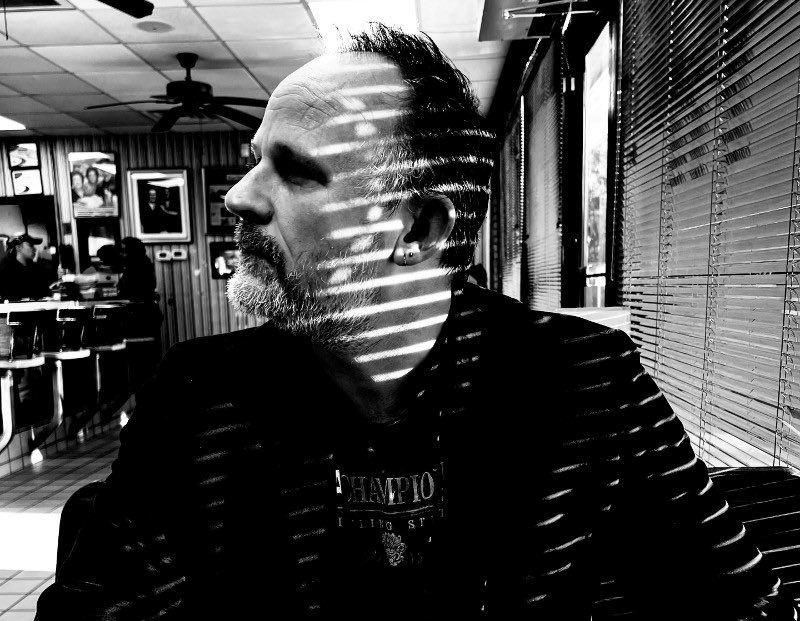 Episode 585: John Jeremiah Sullivan, contributing writer for @nytmag and author of “Pulphead” and the forthcoming “The Prime Minister of Paradise”

longform.org/posts/longform…

This is our final episode. Thanks for listening.