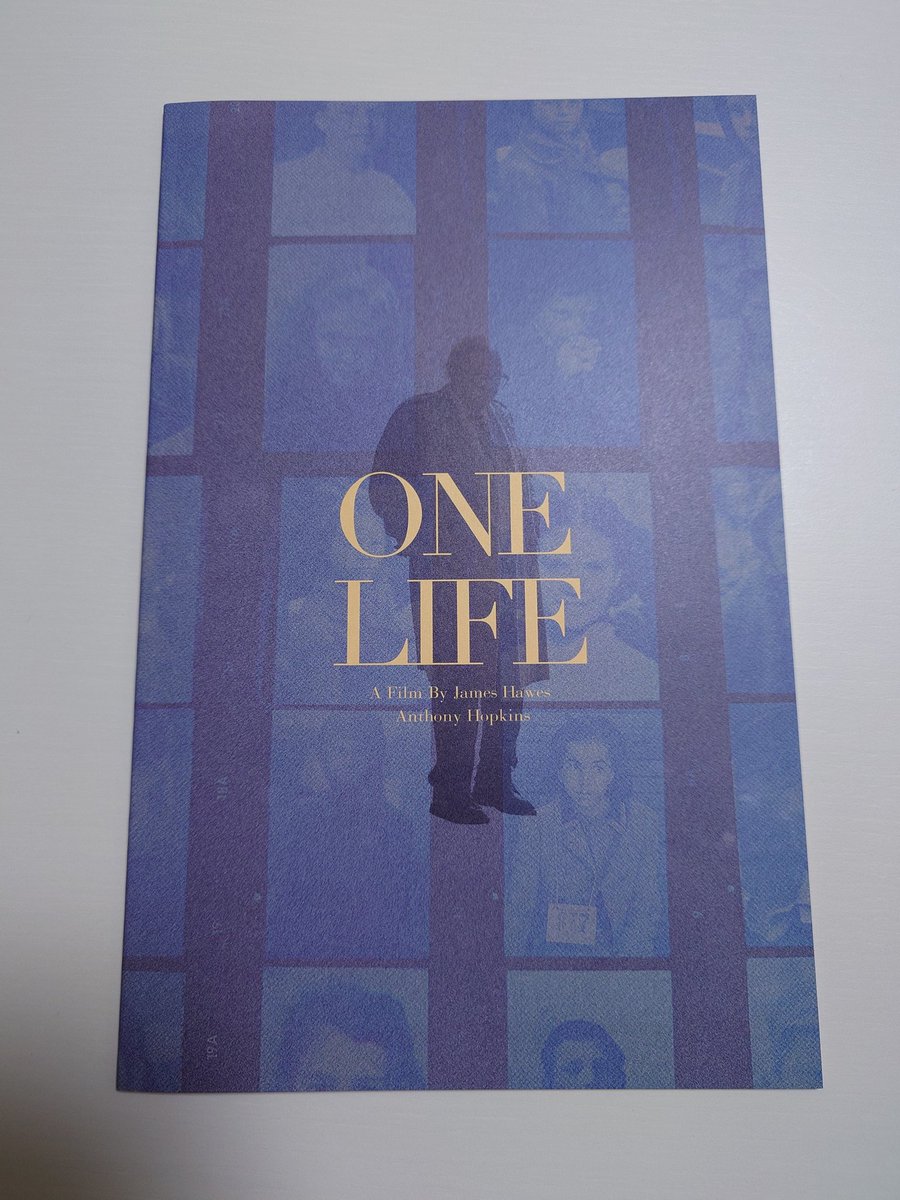 slsnMBghnih3FKS's tweet photo. 「ONE LIFE」観ました。
ナチスから多くの子供を救いながらも自責の念に囚われた男の実話。
命を賭けて子供達を救う為に邁進した彼と仲間達に感涙させられました。
未来の為に別れる親子と子供の救いを待つ家族達がとても辛い。
今だからこそ観るべき命題。
#ONE_LIFE
#映画
#映画好きと繋がりたい https://t.co/vG379QQFnX