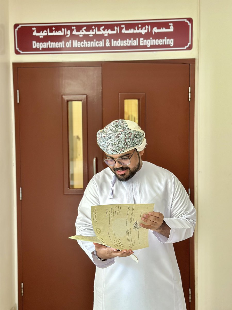 a_zd_11's tweet photo. الحمد لله الذي بنعمته تتم الصالحات، انتهيت من إكمال درجة البكالوريوس في الهندسة تخصص الهندسة الميكانيكية من كلية الهندسة بجامعة السلطان قابوس🎓🌟
نسأل الله العلي القدير أن يكتب لنا التوفيق والنجاح في حياتنا العملية القادمة، لخدمة هذا الوطن الغالي 🤎

@SQUCOFFEE https://t.co/rKxtO0JvoC