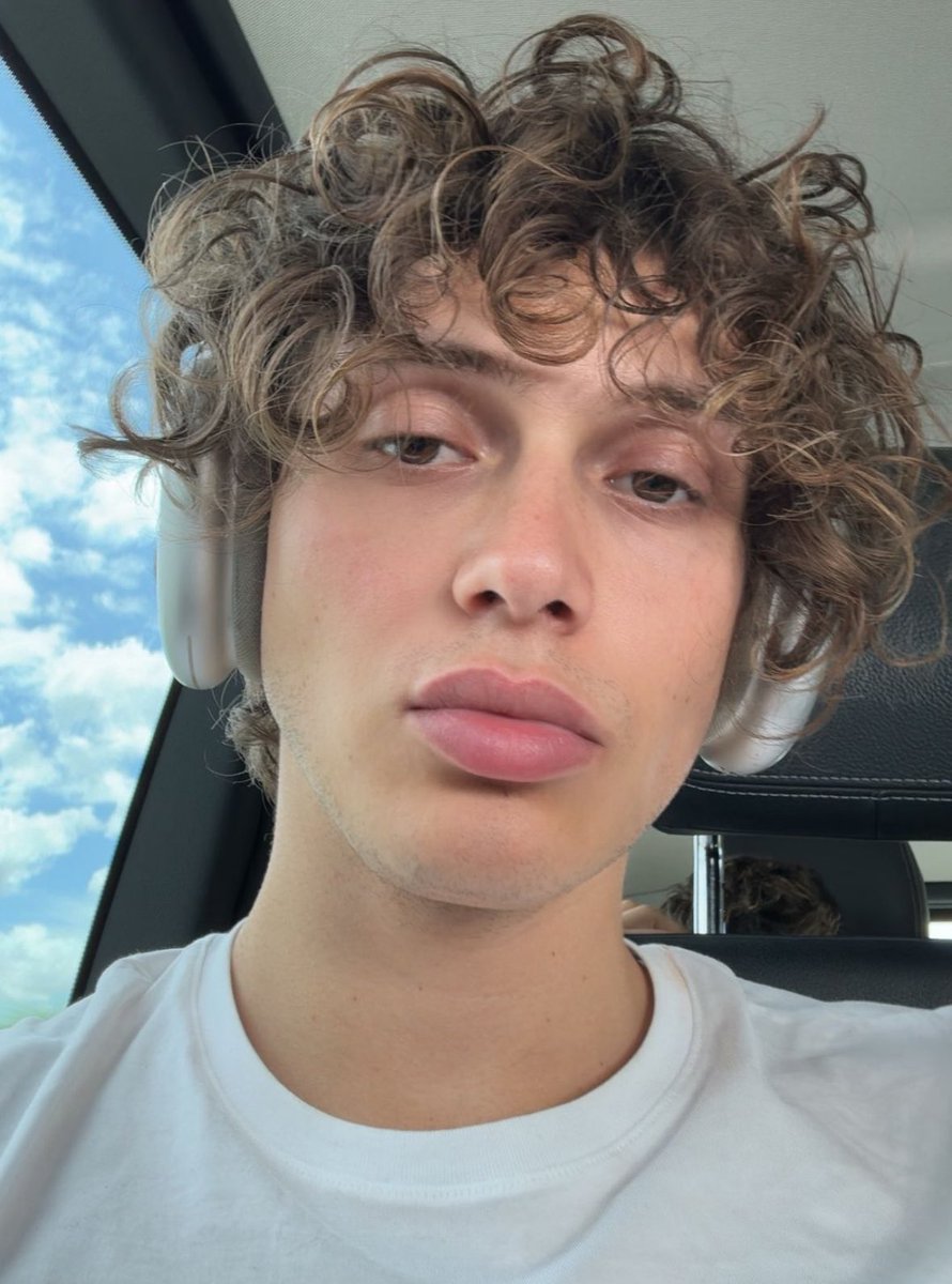 LinLiesHusband's tweet photo. He has such a big lips 🥵 Perfect for my D
#BeneSchulz https://t.co/JtEc5pyoHV