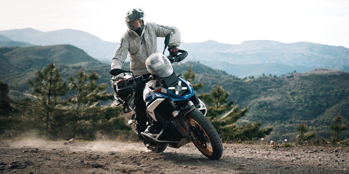BMWMotorrad's tweet photo. Your adventure is in safe hands with our Expedition Leaders!
💯 Perfectly trained and skilled.
❄️ Keeping a cool head in every situation.
💪 Helping you to get the most out of your trip.
#ExpeditionLeader ➡️ https://t.co/Ii9zXvvUpn
#MakeLifeARide #SpiritOfGS #BMWMotorrad https://t.co/T8fW24wncz