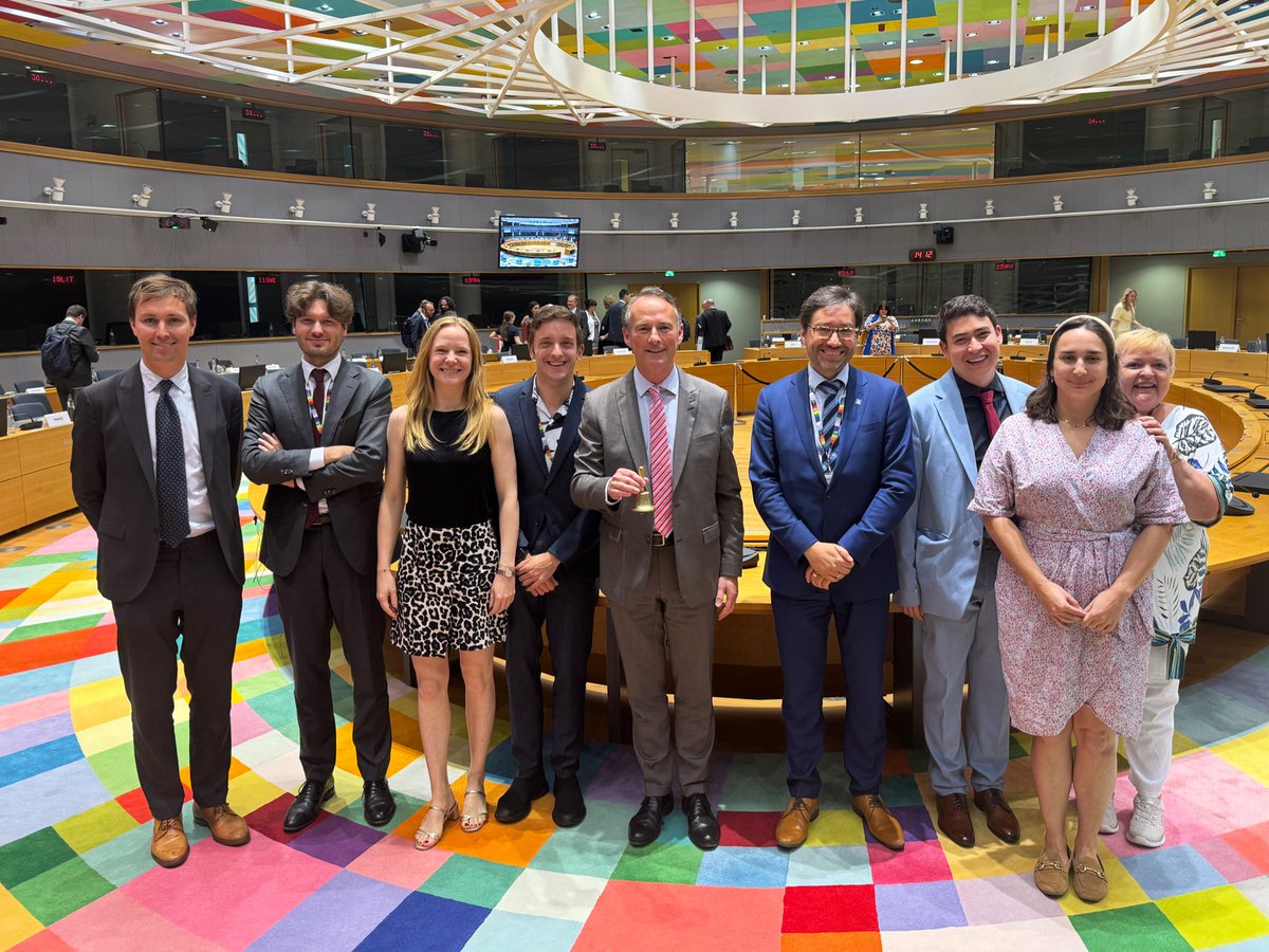 🤝 It’s a wrap! The final #Coreper I meeting under Belgian Presidency 🇧🇪 🇪🇺 @EU2024BE is over!

👏 Meet the team steering the rollercoaster ride of the past months: <a href="/PCartuyvels/">Pierre Cartuyvels</a>, <a href="/TimonBoSalomons/">Timon Bo Salomonson</a>, Martin, <a href="/HanneDeRoo/">Hanne De Roo</a>, Quentin, Kevin, (Maeva), Christine &amp; Tania!

4️⃣ days #EU2024BE