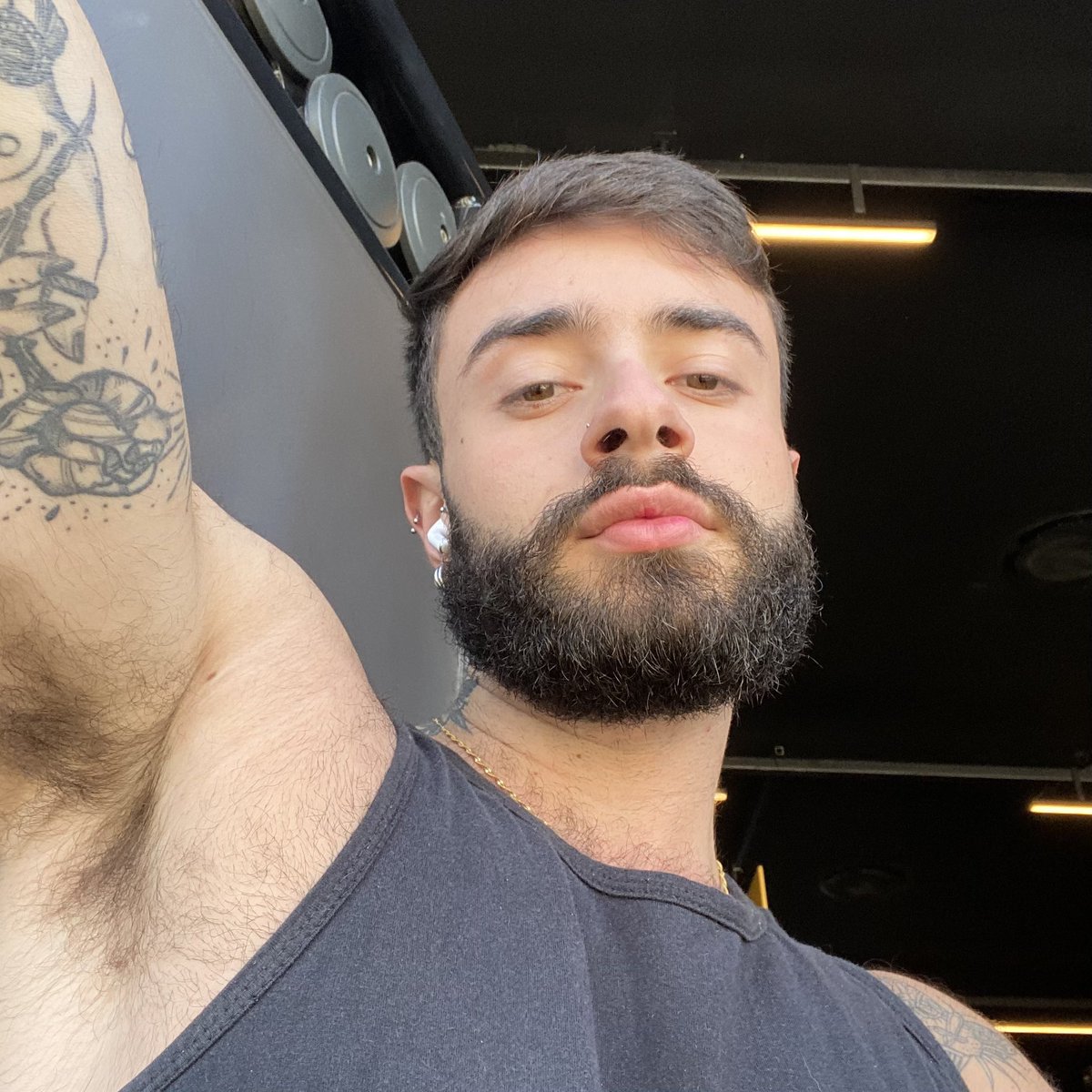Victor com C tweet media