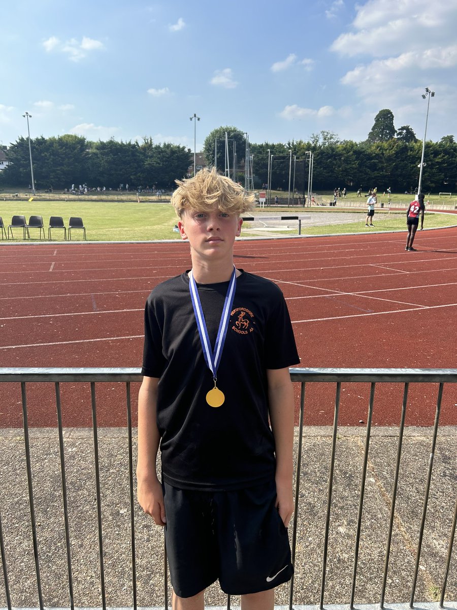 SCDPhysicalEd's tweet photo. Noah placed 1st in pole vault today and got a new district record of 3.35m 👏🏼 https://t.co/Ml3kFqeFOT