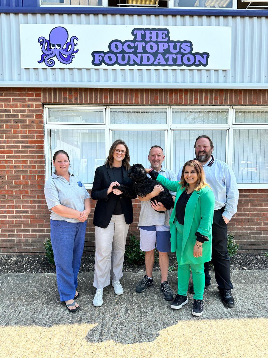 OctopusFound's tweet photo. Brilliant to have @vincemaple @naushabah_khan @LaurenREdwards @TobyForster88 visiting our #mensshed this morning. Good to discuss mens mental health, the Voluntary Sector &amp; future collaborations. Maddie as always enjoyed the extra fuss and cuddles! 🐕🐾 https://t.co/Gje1GiNA9i