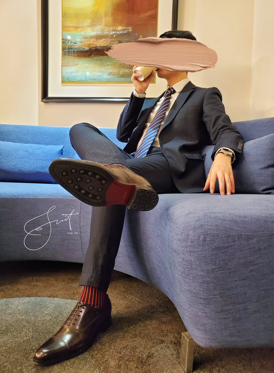 Clean my shoes !

#suit #shoes #master #bdsm