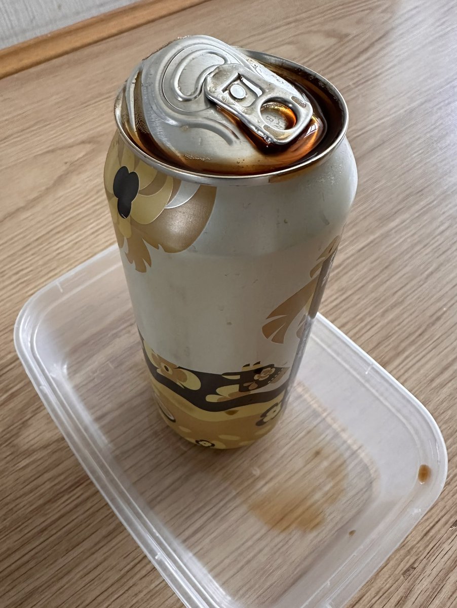 tinaspicks's tweet photo. @brewyorkbeer So apparently it’s too hot in Bristol today, to keep your cans on the shelf!!! Pop! https://t.co/ZXoLslYgs3