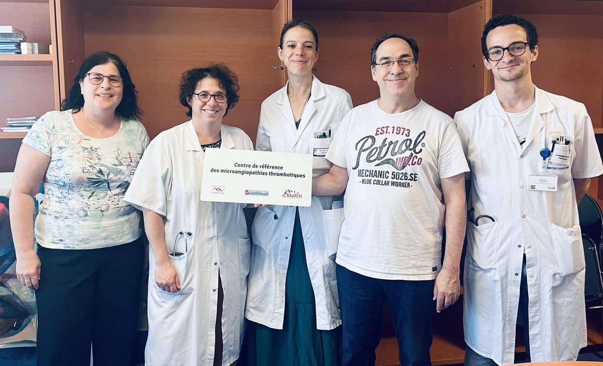 ValentinMaisons's tweet photo. L’équipe de néphrologie du @CHRU_Tours, labellisée depuis cette année centre constitutif du #CNRMAT @Filiere_MaRIH, dirigé par @JM_Halimi 👍🏻🩺🥼
Bcp de projets pour les patients au sein de ces maladies rares.
@BaroukhNadine @Sautenet https://t.co/C4vy8doomj