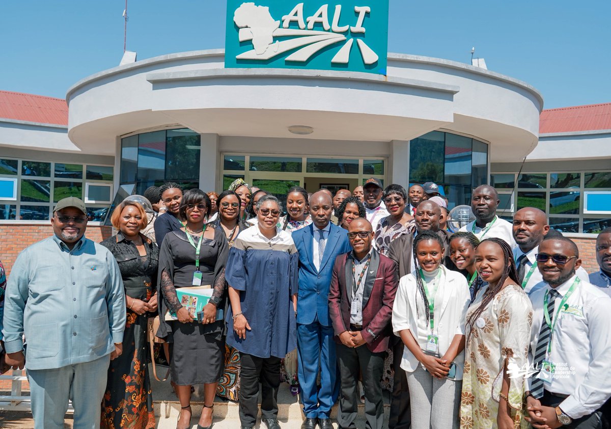AALI African Agricultural Leadership Institute (@aaliofficiel) on Twitter photo S.E Mme <a href="/SuminwaJudith/">Judith SUMINWA TULUKA</a>, la Première Ministre de la #RDC et une forte délégation ministérielle ont visité le campus de recherche agronomique Chief O.Obasanjo à Kalambo lors de son passage au #Sud_Kivu. S.E Mme <a href="/SuminwaJudith/">Judith SUMINWA TULUKA</a>, la Première Ministre de la #RDC et une forte délégation ministérielle ont visité le campus de recherche agronomique Chief O.Obasanjo à Kalambo lors de son passage au #Sud_Kivu.