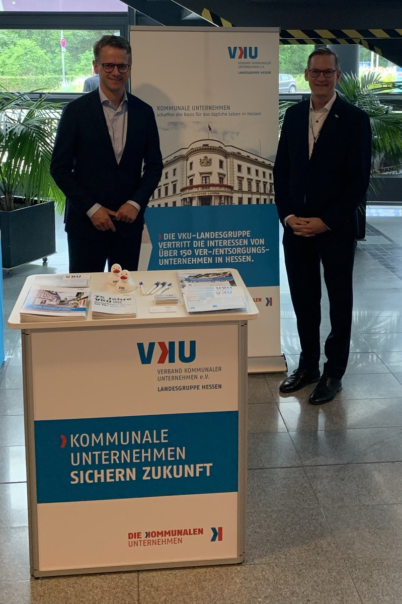 Dank an Carsten Linnemann für den Besuch am Stand der ⁦<a href="/VKUonline/">VKU</a>⁩ Landesgruppe Hessen beim CDU-Landesparteitag in Wetzlar.