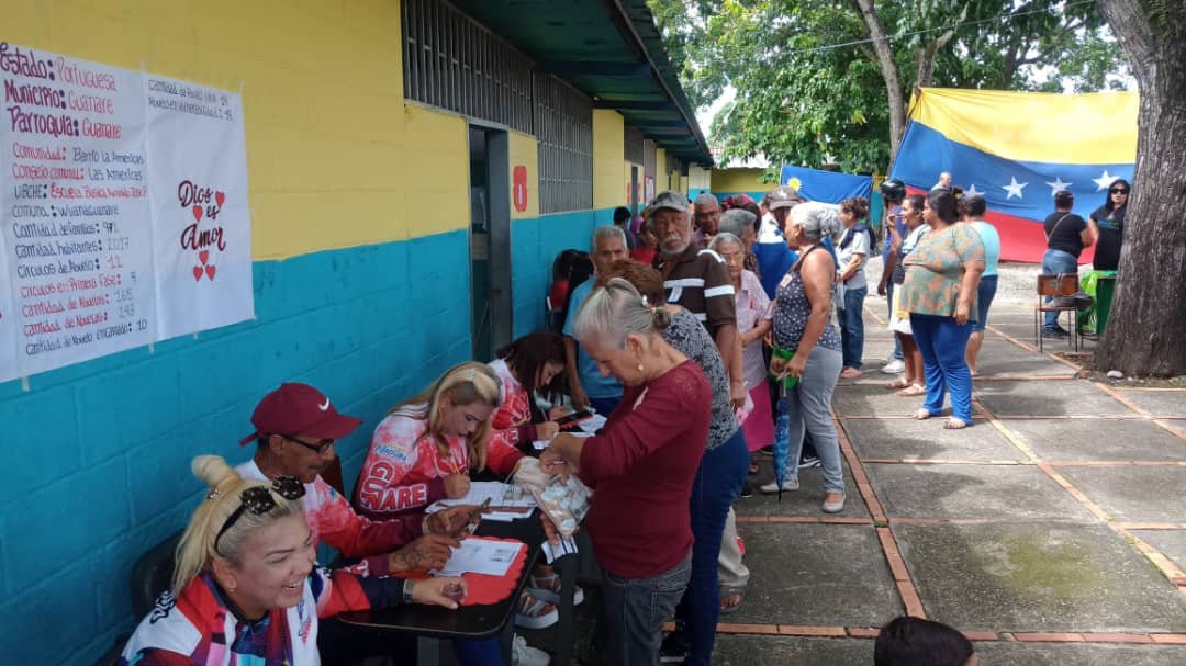 #26Jun | 296 adultos mayores se beneficiaron en distintas especialidades a través de la Jornada Más Años, Más Amor, con el objetivo de darle cariño y protección a las abuelas y los abuelos de la Patria.

#NicoTieneElSon 
<a href="/NicolasMaduro/">Nicolás Maduro</a> <a href="/delcyrodriguezv/">Delcy Rodríguez</a> <a href="/MagaGutierrezV/">Magaly Gutiérrez Viña</a>