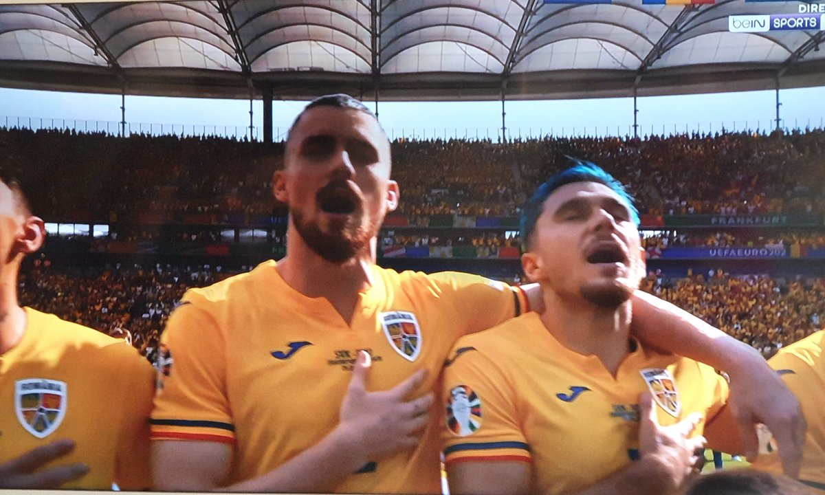 FootRoumain's tweet photo. 🇷🇴 ACUM ORI NICIODATĂ, SĂ NE REVEDEM CU BINE LA FINAL 🇷🇴

DOAR ROMANIA 🇷🇴🇷🇴🇷🇴🇷🇴🇷🇴 https://t.co/xKIzm0EpfK