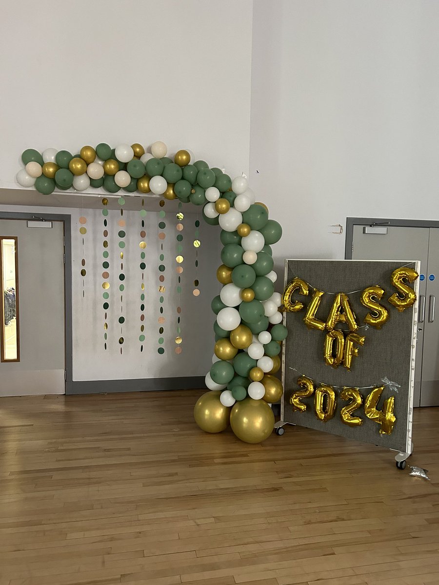 A very exciting few days for P7! A celebration end of year disco and a fantastic Mamma Mia themed assembly 🎉🎈⭐️