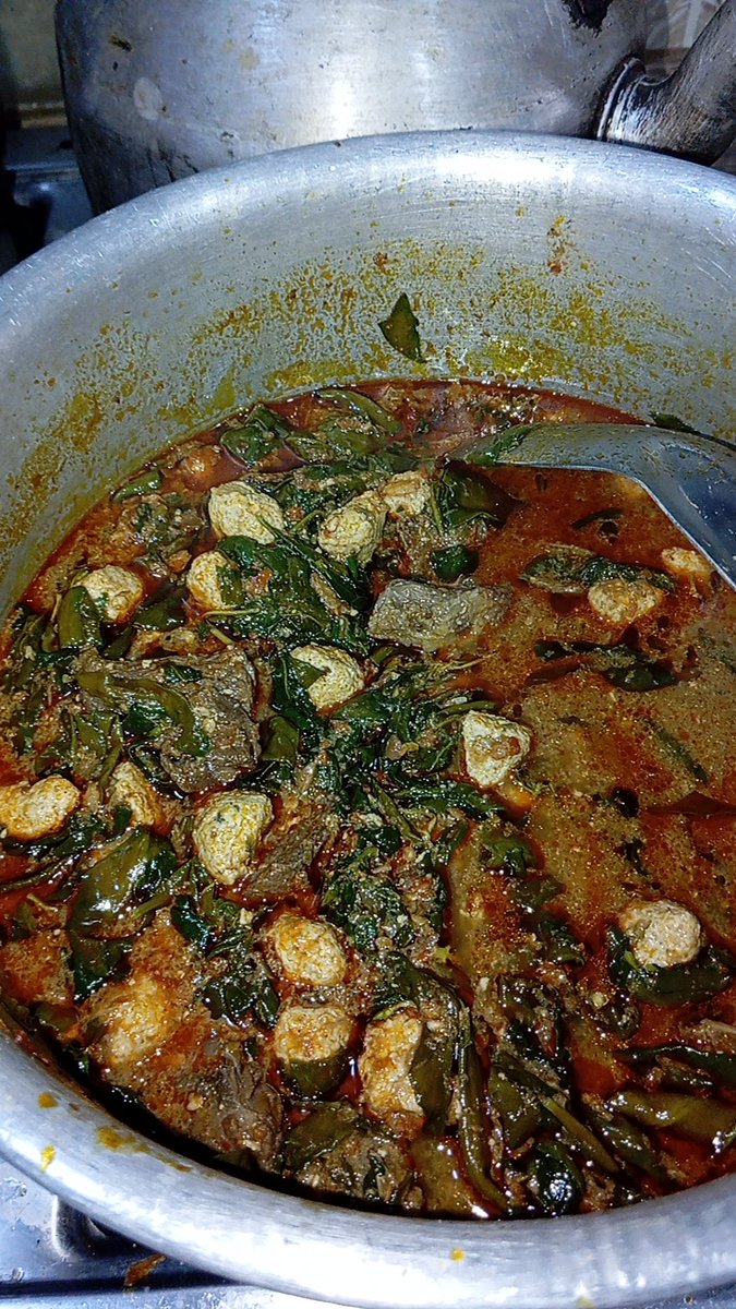 Sandizzyyaks's tweet photo. I have been the one cooking for months now oo,, e reach my husband turn to pamper me oga wan oppress me ,,,, justice for me ,,, abeg see soup na ,,, my own egusi balls for don scatter scatter chai  God bless you my love @AGBImykel https://t.co/lUABJCOjYX