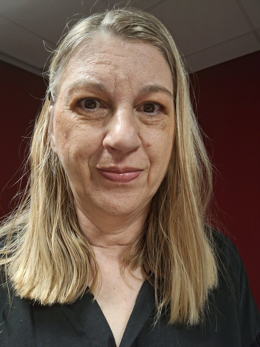 girl_mylene's tweet photo. #makeup #selfie dans le #rôle d'une #candidate de #jeuweb
cap ou pas animé par @axelmax
Avec mes adversaires Virginie à gauche et Sabine Zaoui https://t.co/1EdvJMEdOu
