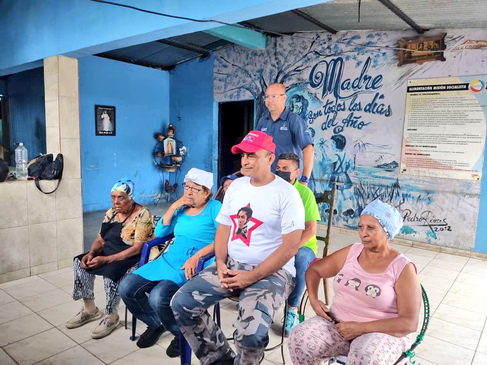 Minppal_lara's tweet photo. Con ímpetu revolucionario avanzan los Líderes y Lideresas #Clap de #Lara al participar en una Videoconferencia presidida por el ministro de Alimentación @lealtelleria y el primer vicepresidente de la #AN, diputado Diosdado Cabello.

#NicoTieneElSon
#ClapConscienciaYVictoria https://t.co/CTzK6rmj3H