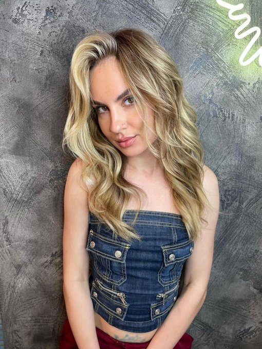 Online right now at MFC! 💚 https://t.co/OUKQoRtjsy 🎀 @MKN__GIRLS @I_AM_A_LEX @Dog1Slow @Retweet_Cams