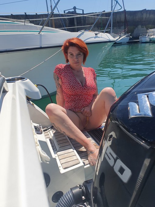 Qui vient faire une promenade en bateau? 💋❤️ https://t.co/gv7A6fqwhK