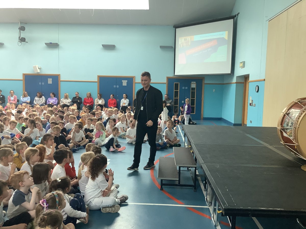 niciebelfast's tweet photo. Tiarnán had the opportunity to visit @downshireps on behalf of NICIE for the school's Integration Celebration Day. Such a pleasure to see the school celebrating different cultures and identities so intentionally as it moves forward on its transformation journey. #IntegratedEthos https://t.co/biyMwf9Jcl