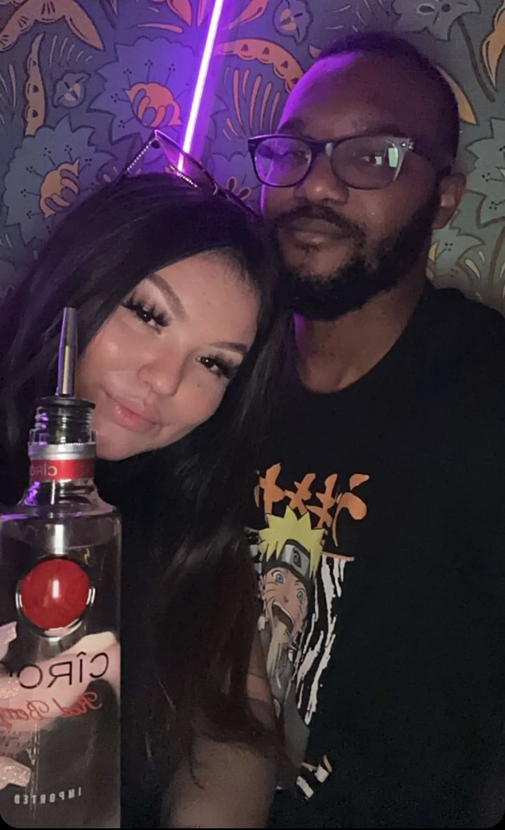 damnvikki's tweet photo. update: still in love 🥰 https://t.co/mKCdOj6FGp