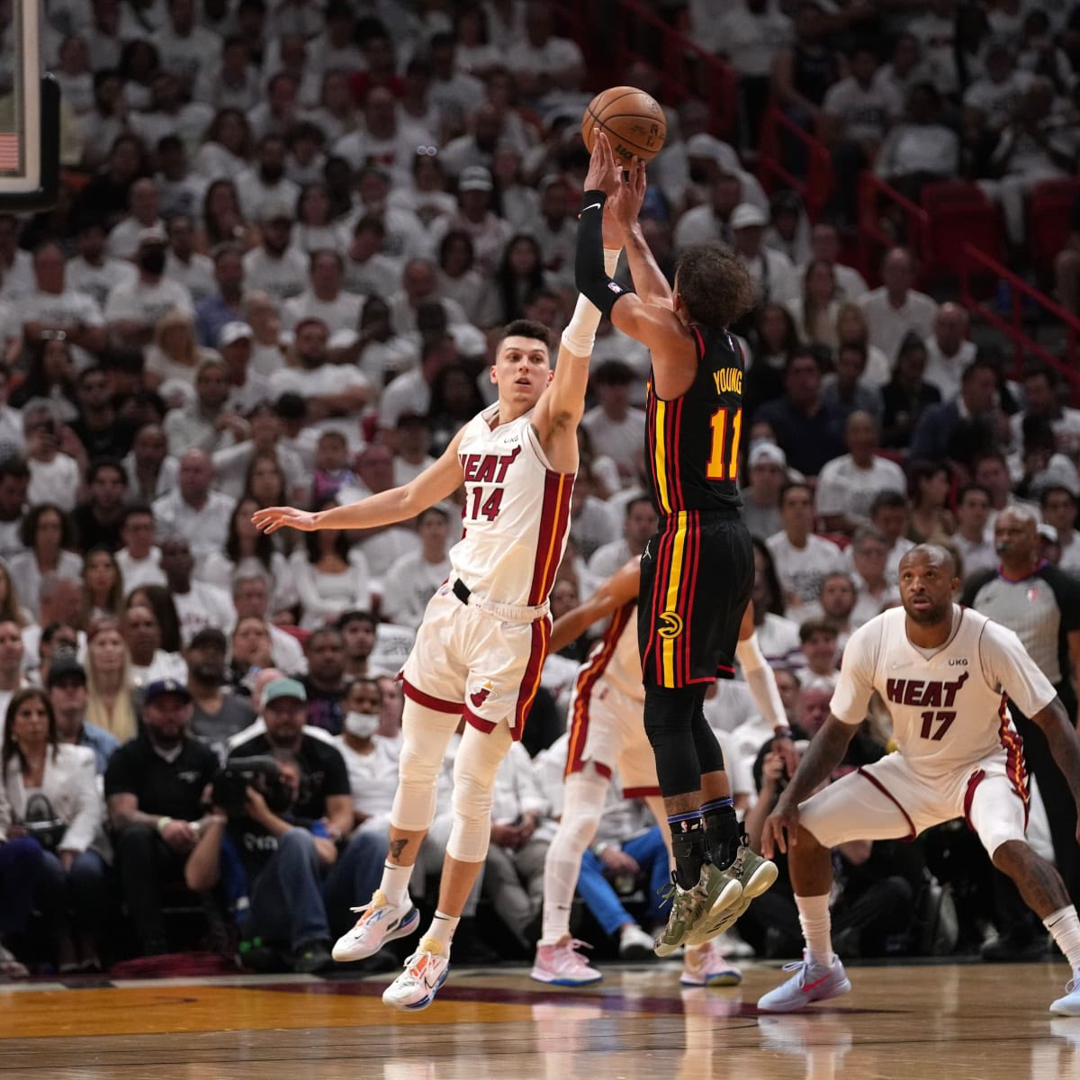 PlaybookSN's tweet photo. Sports Illustrated Draft Day Trade Proposal

Miami Heat Acquire: Trae Young

Atlanta Hawks Acquire: Tyler Herro, Duncan Robinson, Jaime Jaquez Jr., No. 15 pick in 2024 draft

“Miami has been relatively weak on offense for most of the Butler-Adebayo era. Young, a truly dominant initiator, can lift a team's attack all by himself.” - @jacksoncaudell