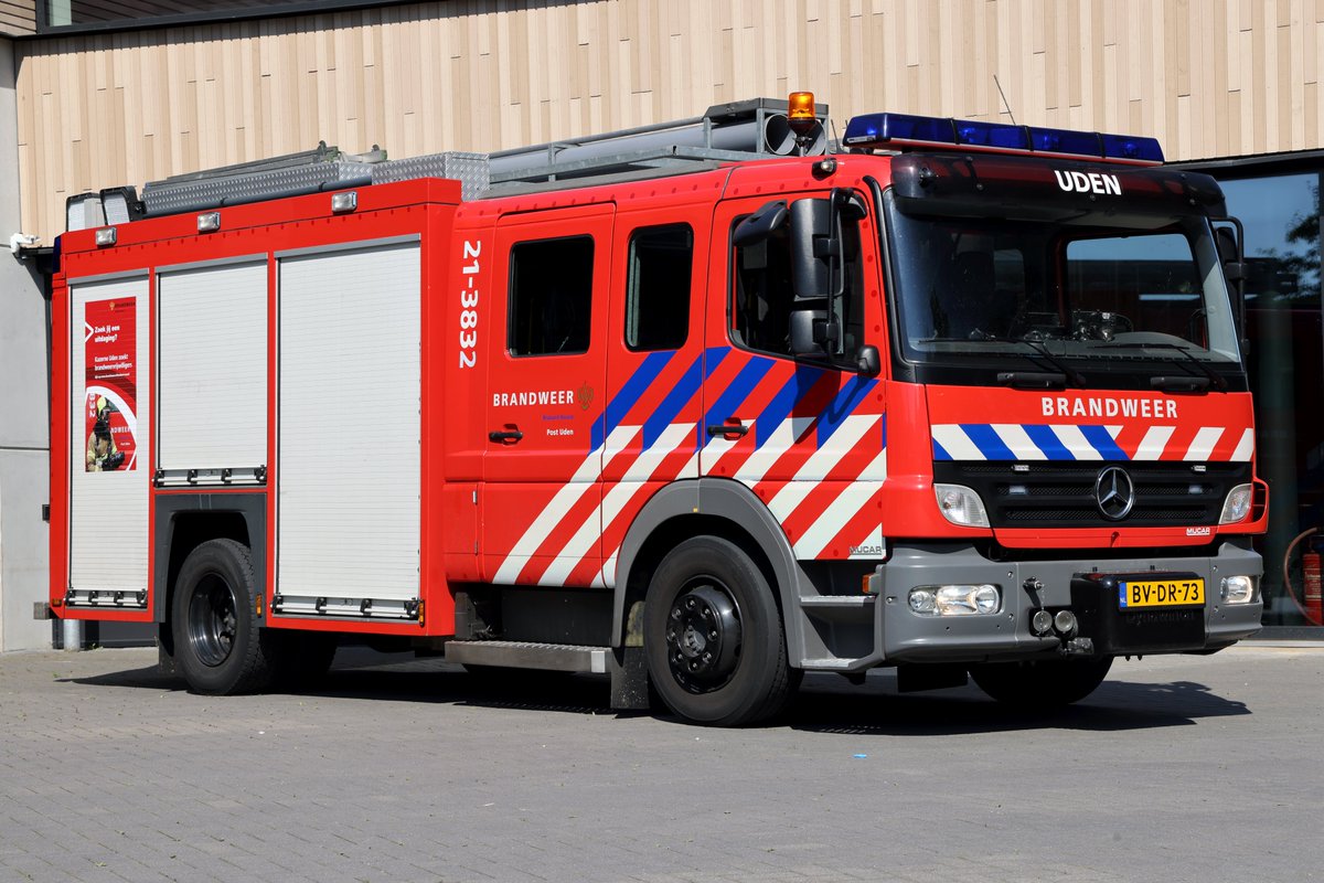 Brandweer Uden beschikt onder andere over deze Mercedes Benz Atego uit 2008. Het voertuig zal binnenkort vervangen worden door een nieuwe tankautospuit. #brandweer #Uden