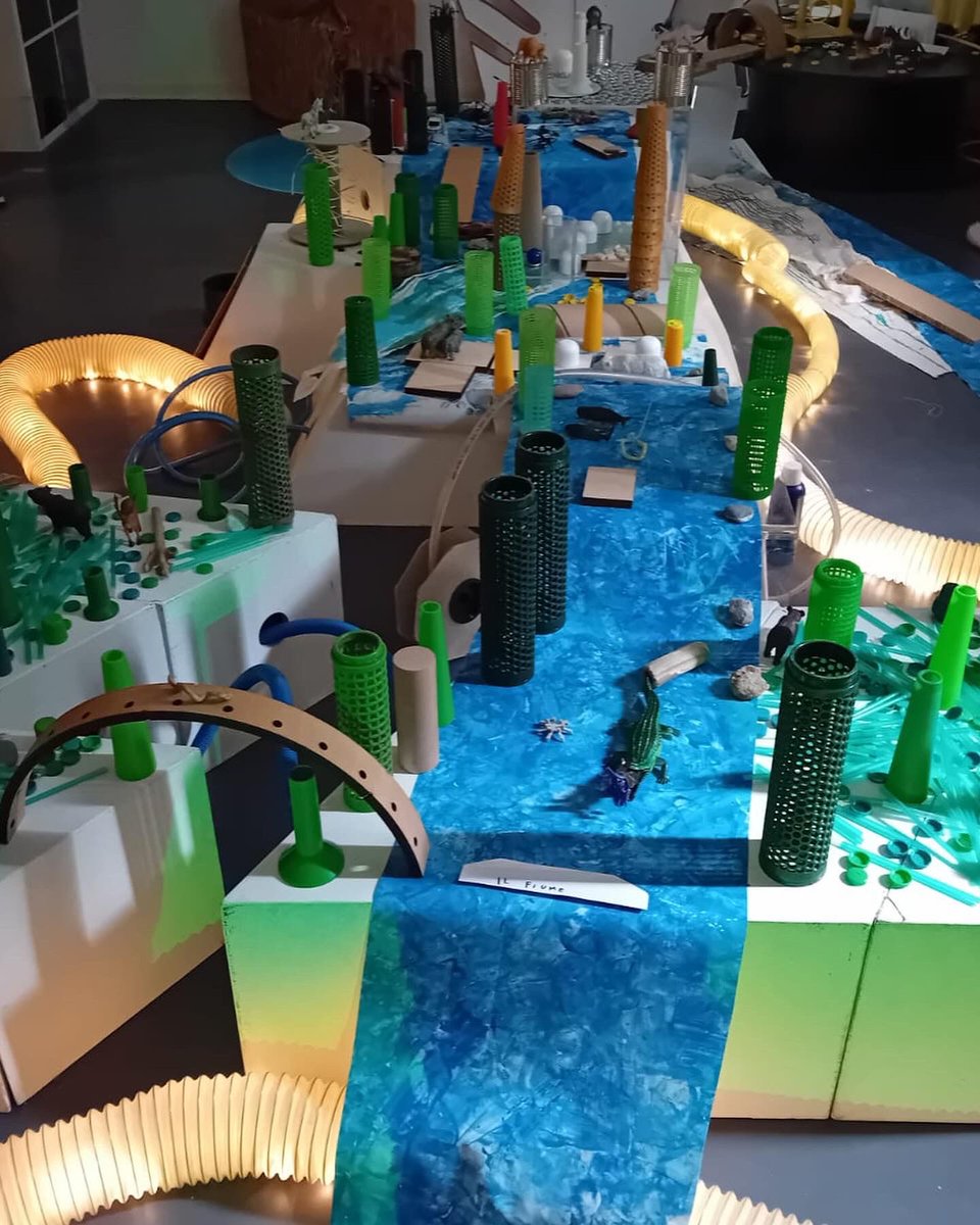 Centro de reutilización creativa de materiales de desecho. Diferentes maneras de darles una nueva vida a la gran cantidad de residuos que generamos con un enfoque educativo.
@sepie_gob @euprojects_erasmusplus <a href="/erasmuselperal/">erasmuselperal@gmail.com</a> @elperalceip @remida_bologna @coloresrutaspedagogicas