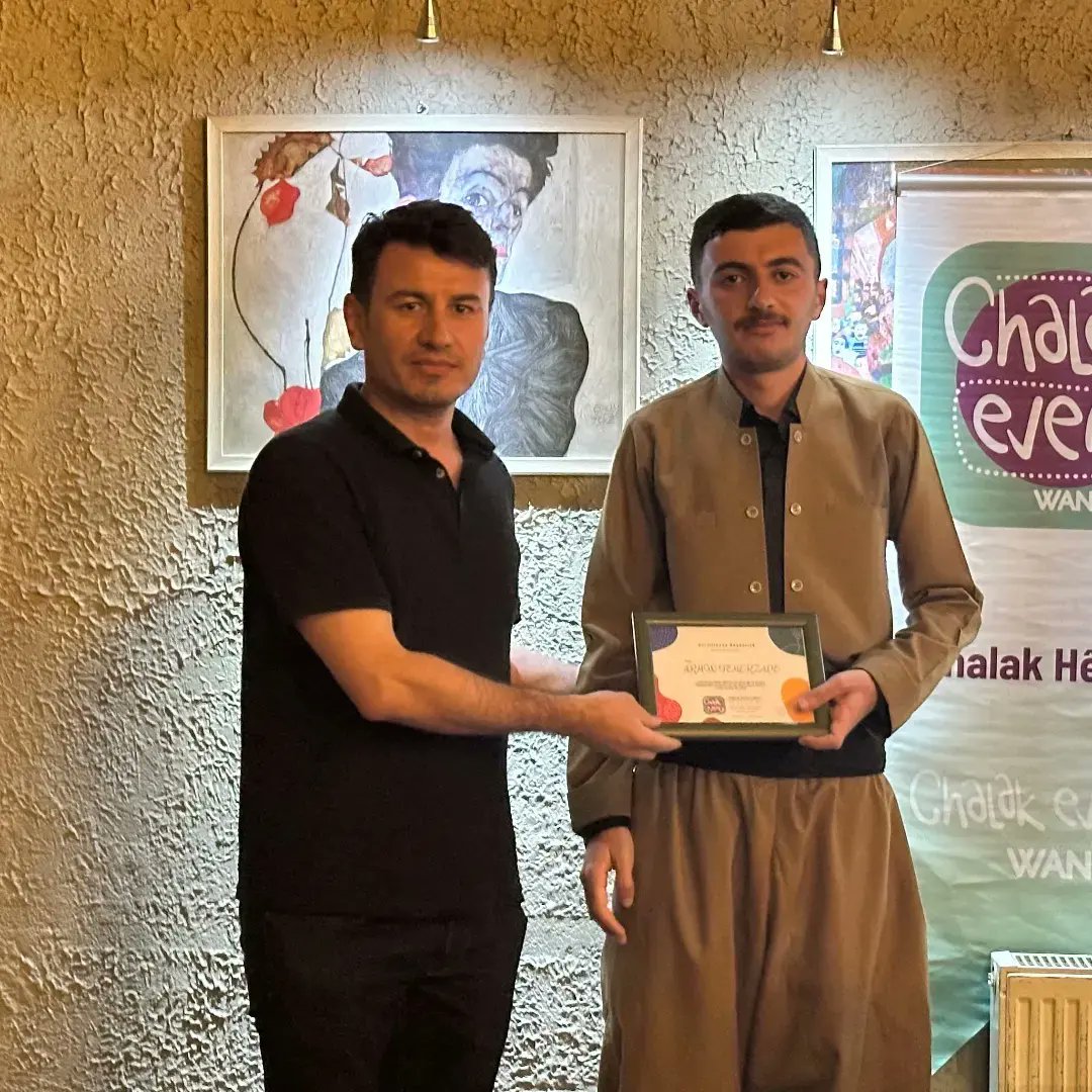 ChalakEventsWan's tweet photo. Çend wêne ji bernameya me ya bi navê "Dembuhêrka Helbestê" ya li gel şairê xort û Rojhilatî Armîn Temerzade. 

Chalak Hêvî ye!

@xeyalkuj 
@pallwesan https://t.co/fWnQy22PCc