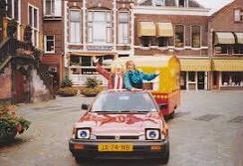 Vandaag de eer gehad de Vlaardingse Stadspenning uit te reiken aan 2 jeugdhelden: Bas en Aad van Toor, beter bekend als Bassie &amp; Adriaan.