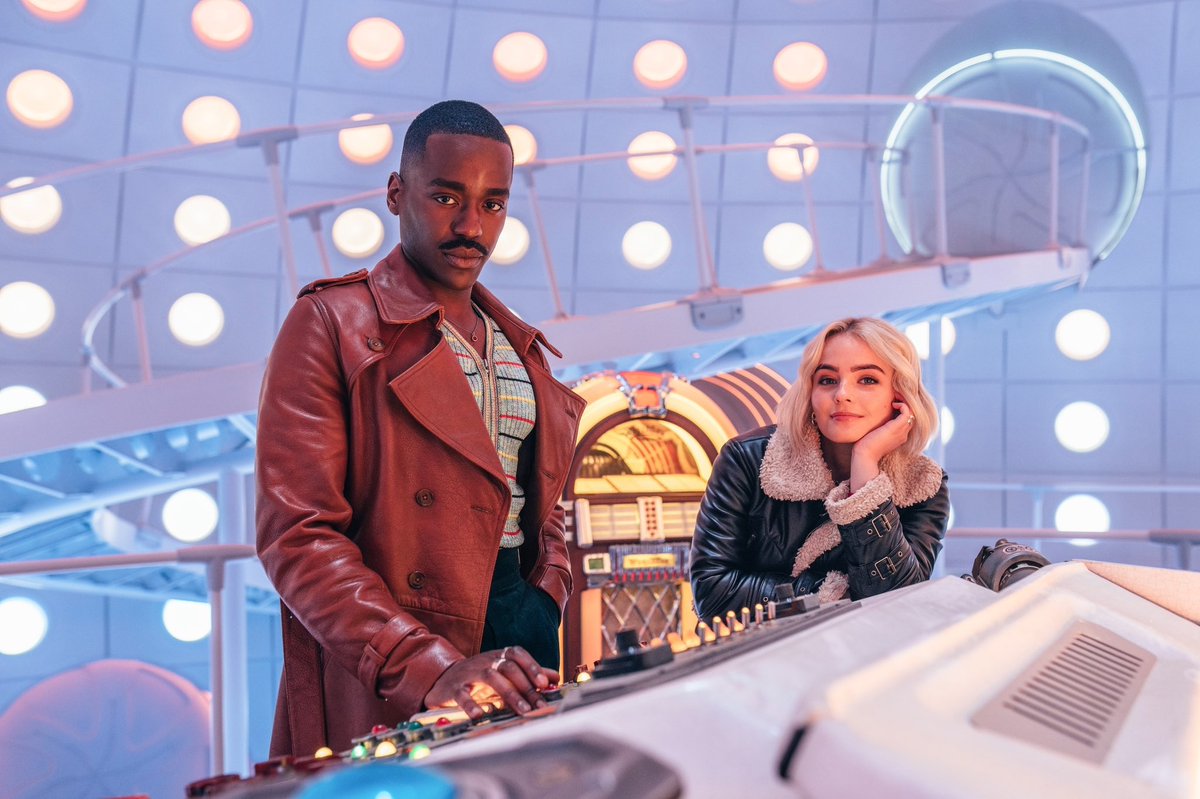 RadioFreeSkaro's tweet photo. This weekend on RFS - it’s the return of #FluidLinks! 

#DoctorWho Season 1 is done and we want to hear from YOU! Send us your questions/comments about the latest season and we’ll randomly draw them on the podcast! https://t.co/nNrHKBdt6p