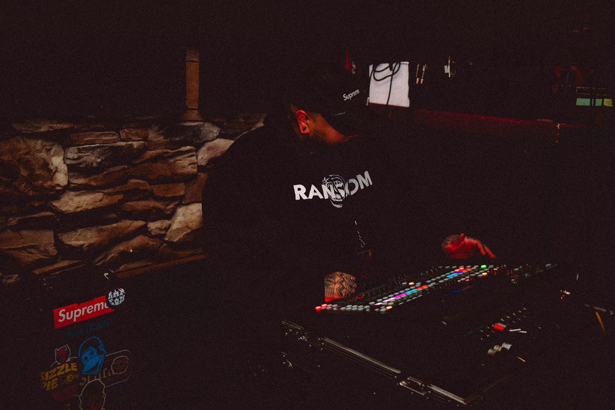 jesusxrivera's tweet photo. ya boys touring schedule has freed up for the fall. 

if any artists/bands are looking for a TM/FOH hmu! if ya know anyone looking send them my way!

:) https://t.co/f7ZxU4olHI