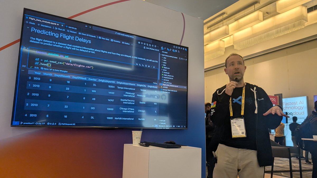 ibolmo's tweet image. @digitarald talk on GitHub Copilot Chat. 

#mootools ftw
