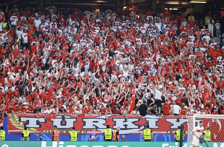 Gngrfundaa's tweet photo. Tebrikler 🇹🇷👏🏻

 #MilliTakımlar
#BizimCocuklar https://t.co/Q9Zn8Sm2hw