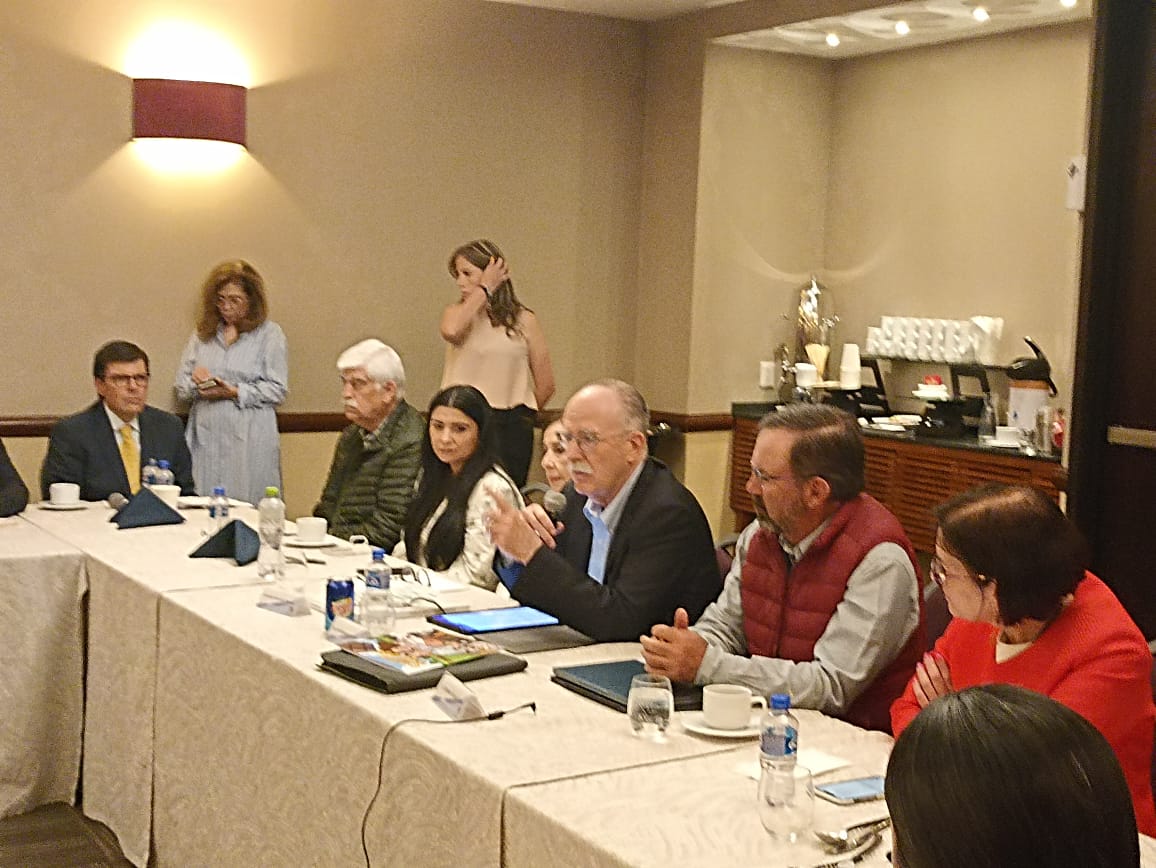 Agradezco a <a href="/femeleche/">FEMELECHE</a> su invitación a dialogar sobre cómo México va a producir más leche de forma sustentable. La leche es salud y es bienestar de productores y consumidores.