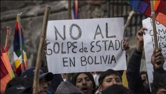 JoseAgualsacaG's tweet photo. #URGENTE
La democracia en #Bolivia está en riesgo, Rechazamos cualquier intento de #GolpeDeEstado, y exigimos respeto a la democracia y voluntad popular.
Nuestra voz, por la defensa de un Estado de derecho y un sistema democratico. https://t.co/dqOjwmySkK