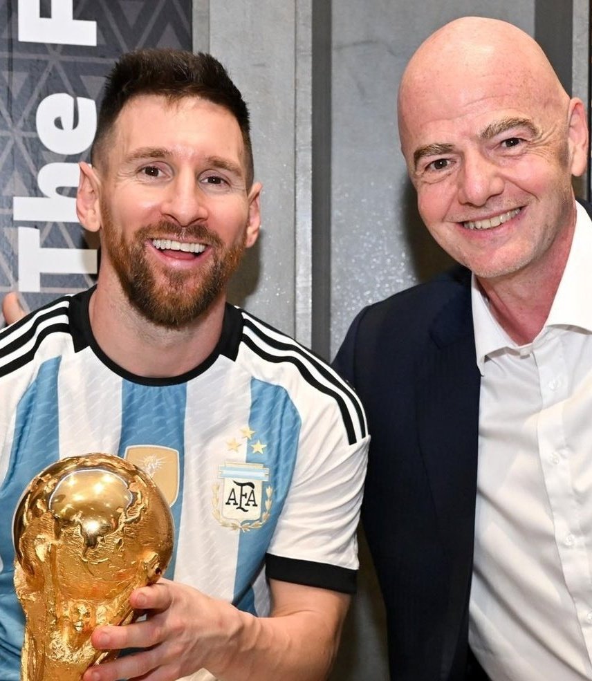 ElInmortal____'s tweet photo. Ha terminado la primera fase de la Eurocopa.

34 partidos: 6 penaltis.

Para que os hagáis una idea de lo corrompido que estaba el Mundial de Qatar, a la Argentina de Messi le pitaron 5 en solo 7 partidos.

Abran los ojos.
No fue un Mundial. Fue una ESTAFA. https://t.co/tXO2qFDbmP