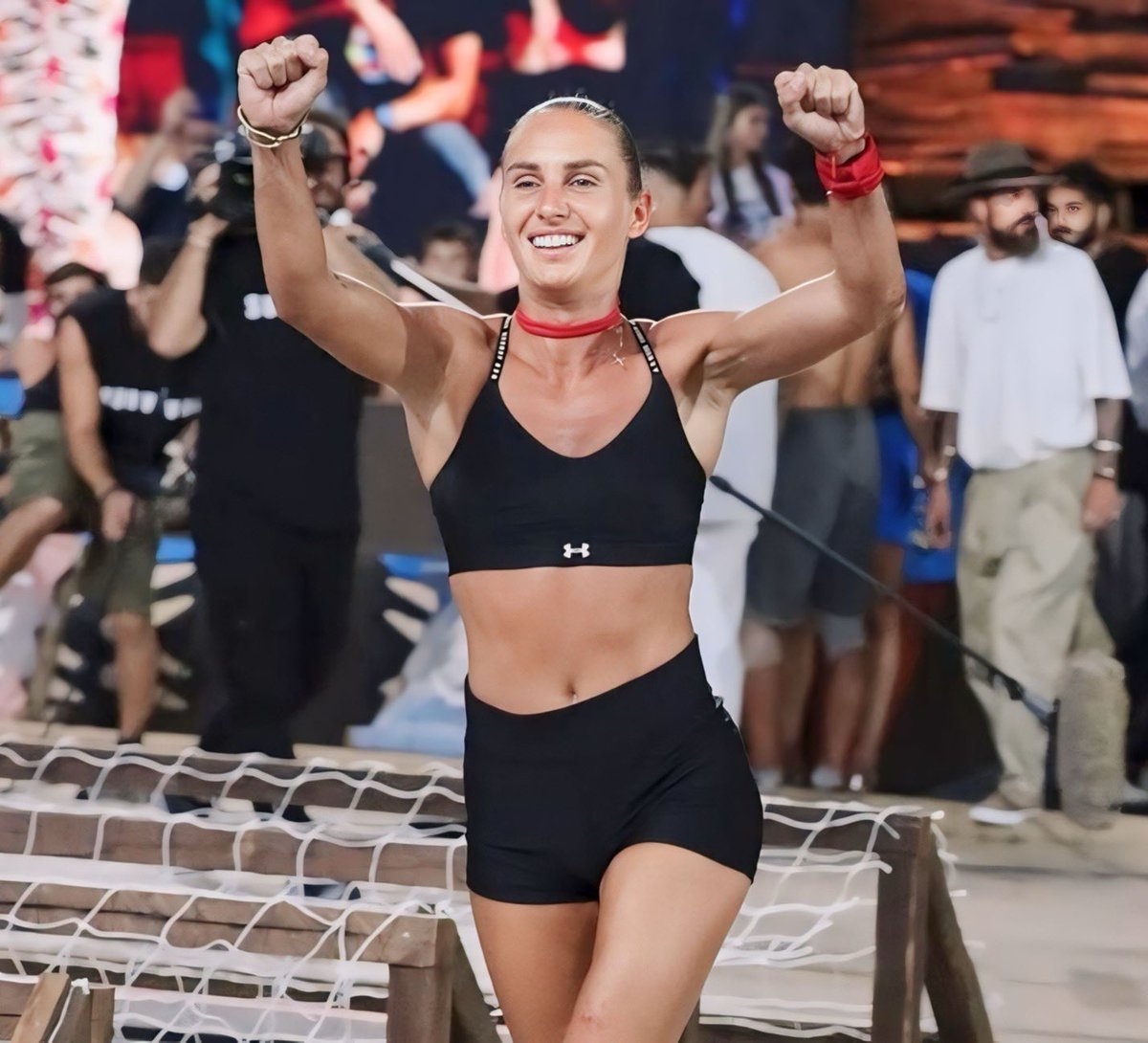 Αυτη την παικτουρα κάποιοι την έκραζαν σαν βύσμα και σαν μις ματς!!!
Αυτη η γυναίκα παίζει στα ίσα με δυο αντρες και μάλιστα δυο νικες με τον πρώτο άντρα στα στατιστικα του φετινού
ΠΑΜΕ ΜΩΡΗ ΤΡΕΛΑ ΠΙΣΤΕΨΕ ΤΟ ΕΙΝΑΙ ΔΙΚΟ ΣΟΥ #survivorGR