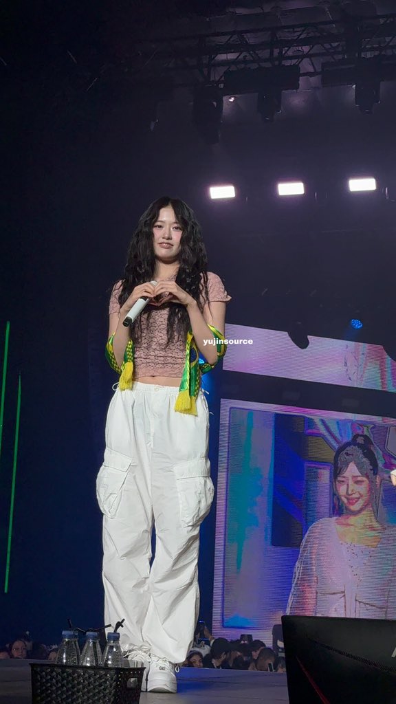 an yujin pics tweet media