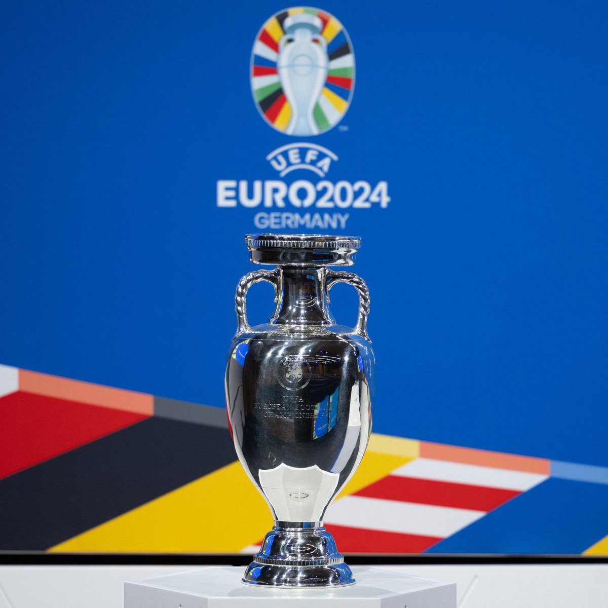 BadiBenJemaa's tweet photo. 🚨🚨🚨🚨🚨🚨🚨🚨🚨🚨🚨🚨🚨
رسميًا — مباريات دور الـ16 في #يورو2024 :

🇮🇹 إيطاليا × سويسرا 🇨🇭 
🇩🇪 ألمانيا × الدنمارك 🇩🇰
🇧🇪 بلجيكا x فرنسا 🇫🇷 
🇷🇴 رومانيا x هولندا 🇳🇱
🇦🇹 النمسا Vs تركيا 🇹🇷 
🏴󠁧󠁢󠁥󠁮󠁧󠁿 انجلترا Vs سلوفاكيا 🇸🇰 
🇪🇸 اسبانيا Vs جورجيا 🇬🇪 
🇵🇹 البرتغال Vs سلوفينيا 🇸🇮

#EURO2024 https://t.co/S1iU6ElswM