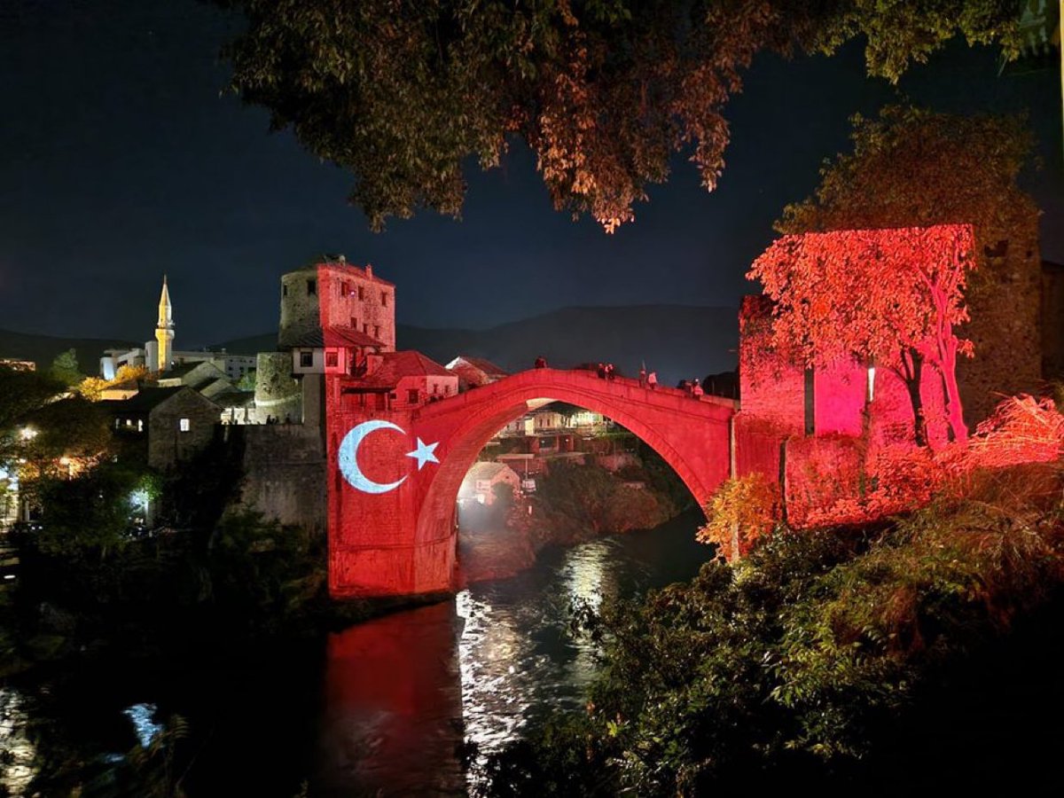 Pointertr's tweet photo. An itibariyle Mostar.. 🇹🇷🇧🇦 https://t.co/bibWBt1wsv