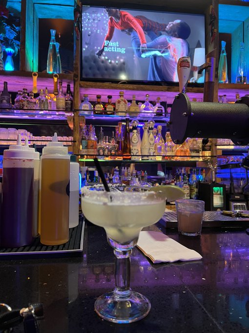 It&rsquo;s    5 o&rsquo;clock mmmmm Margarita https://t.co/OclDSq7wr6