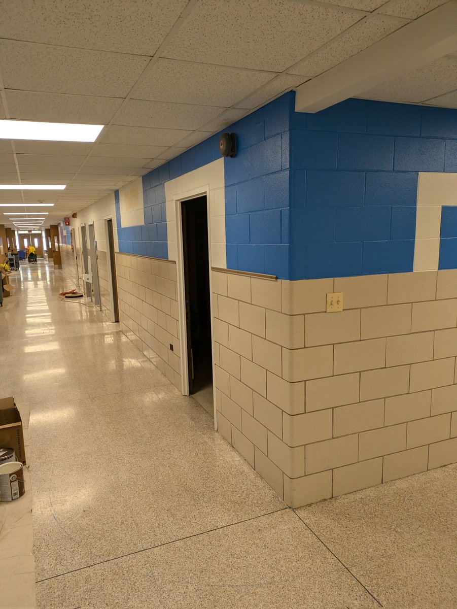 JoeFicker111's tweet photo. Hallway paint is coming along nicely at McCord! Nice update! #burbank111 https://t.co/bmS7d2y6uG