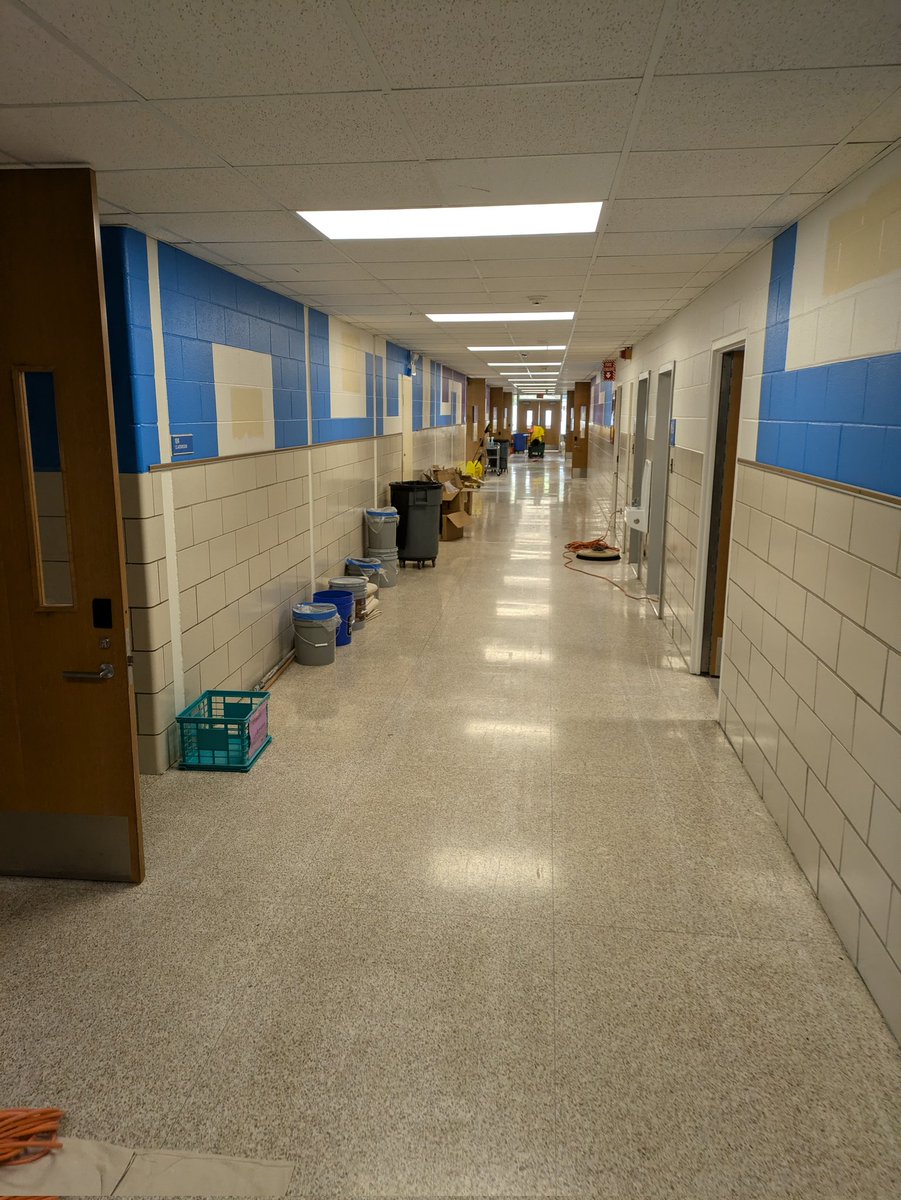 JoeFicker111's tweet photo. Hallway paint is coming along nicely at McCord! Nice update! #burbank111 https://t.co/bmS7d2y6uG