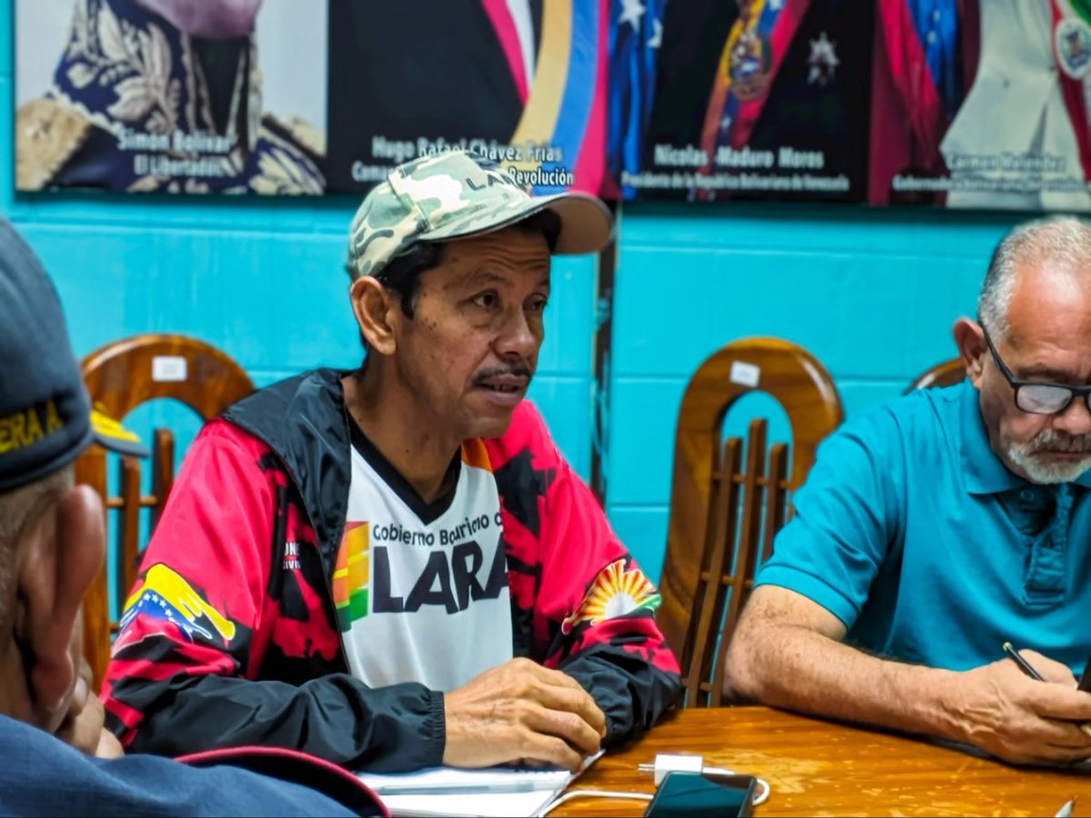 #26Jun Reunión con Prefectura Municipal <a href="/GnbGaranteDePaz/">Guardia Nacional Bolivariana</a> <a href="/PNBVzla/">Cuerpo de Policía Nacional Bolivariana.</a> <a href="/Polilaraoficial/">POLICÍA DE LARA</a> <a href="/bomberosimonp/">Bomberos Simon Planas</a> y la Dirección de Técnica Legislativa con la finalidad de elaborar Plan de Trabajo para fomentar el Orden Público y la Seguridad Ciudadana del #MunicipioSimónPlanas

#NicoTieneElSon