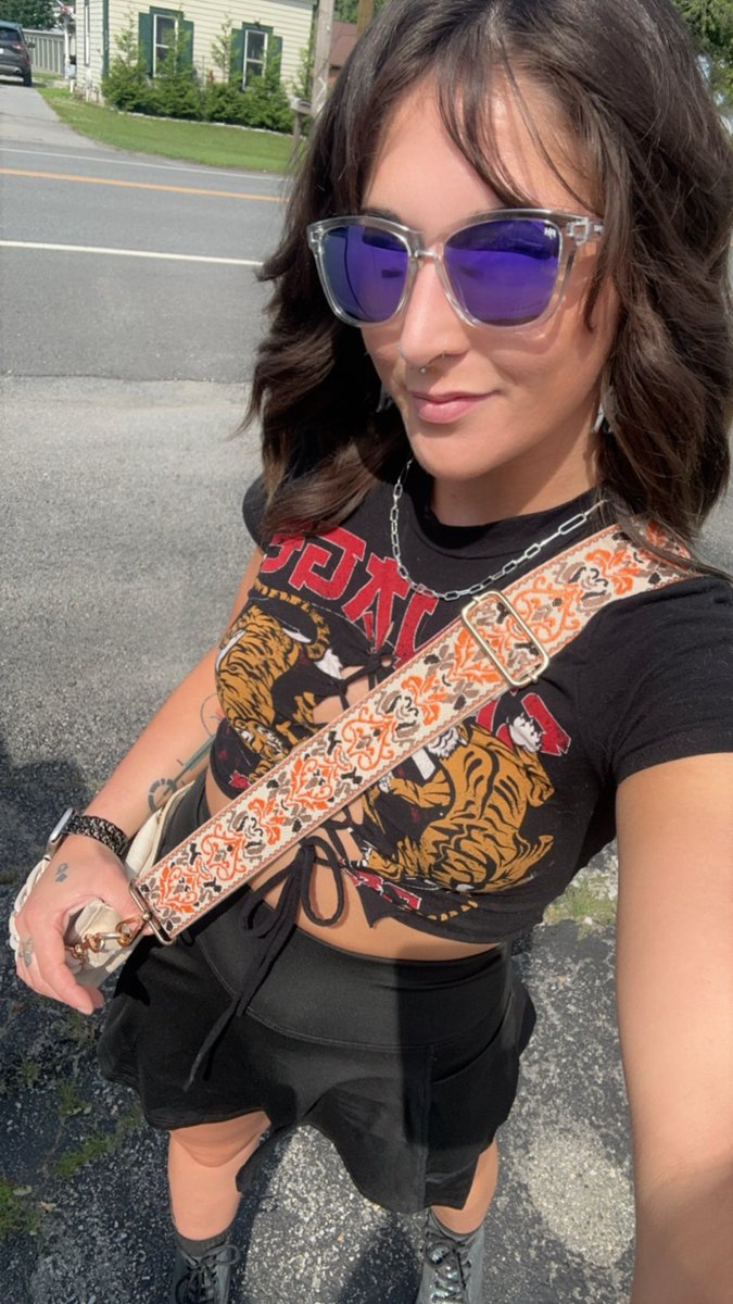 Phelicia4's tweet photo. Ohhh yeah, heads up!! 

My OF is currently 50% off!! Get it while it's hot! 🔥🥵

https://t.co/KFwHT6ypbj https://t.co/FYJxNRQ6Nv