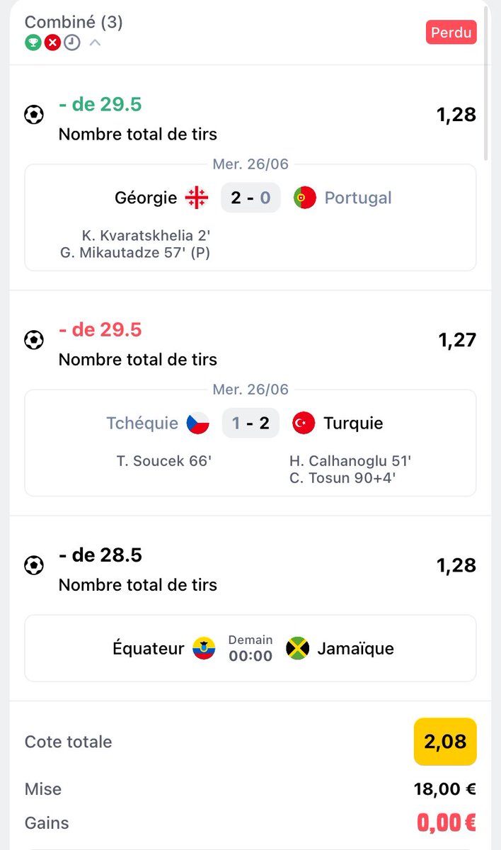 Rahff30's tweet photo. @Betclic oh c’est quoi ce délire y a eu moins de 29,5 tirs dans le match.. https://t.co/Cp4i0545Pg