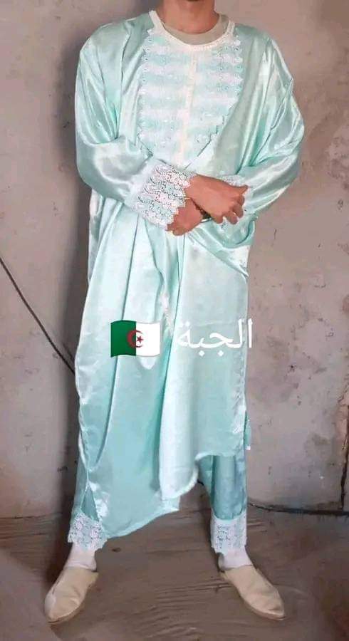 Mjdlnmrc351395's tweet photo. الله يعطي الصحة للمغربي لي باعهم ليه😂😂😂
#الجزائر_اضحوكة_العا��م https://t.co/anGaNRWNYp