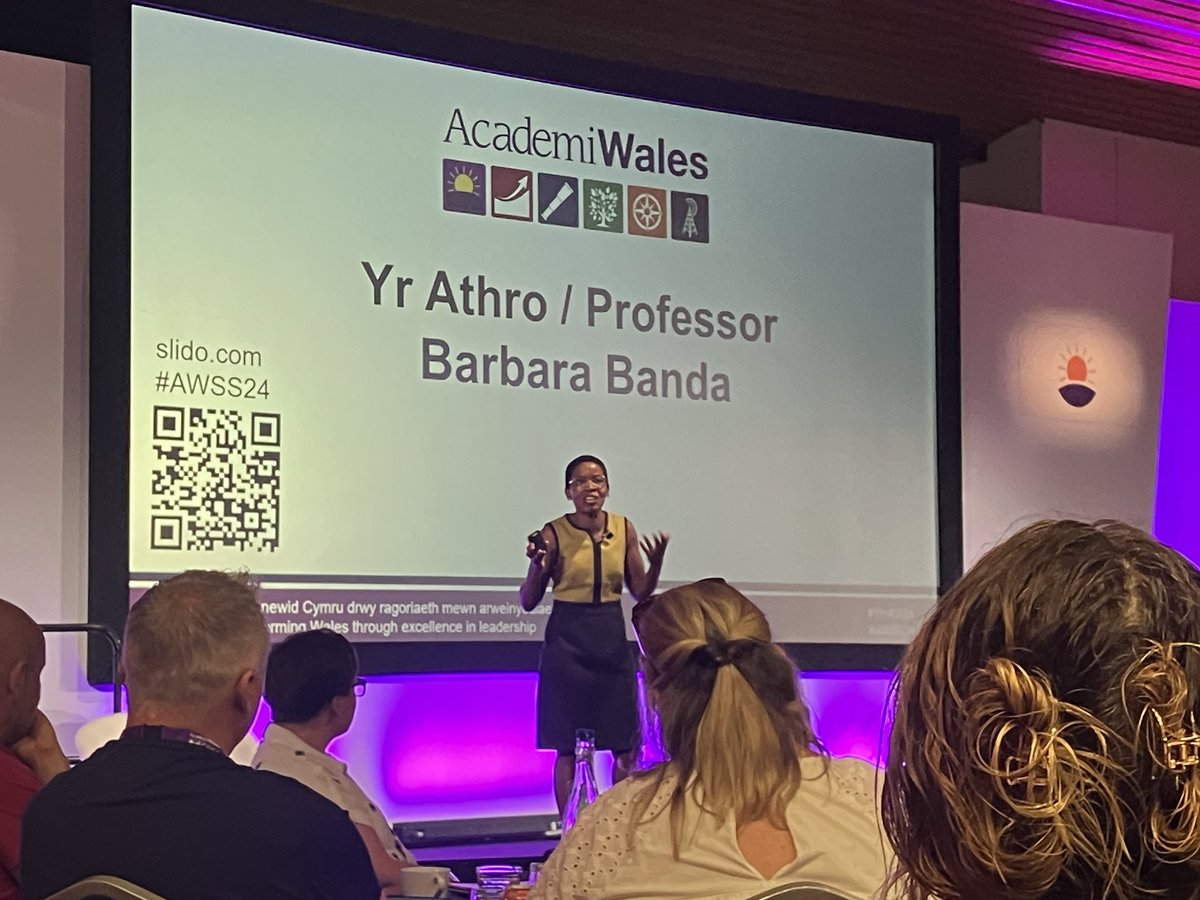 Diwrnod 2- pwerus tu hwnt-<a href="/barbarabanda17/">Barbara Banda</a> <a href="/jeremyevas/">Jeremy Evas</a> Nelarine Cornelius a Jane Davidson. Diolch am rannu eich profiadau- a pnawn diddorol yn trafod ‘Pwrpas’. Edrychaf  mlaen at yfory!