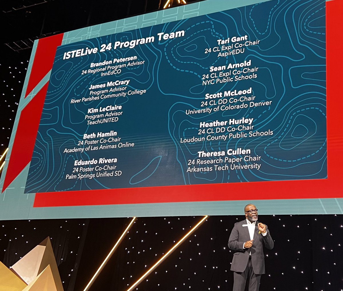 I am so grateful to part of this #ISTELIVE coordinating crew, especially my creative lab co-chairs <a href="/catalystforjoy/">ℍ𝕖𝕒𝕥𝕙𝕖𝕣 ℍ𝕦𝕣𝕝𝕖𝕪</a> <a href="/mcleod/">Scott McLeod</a> and Tari Gant